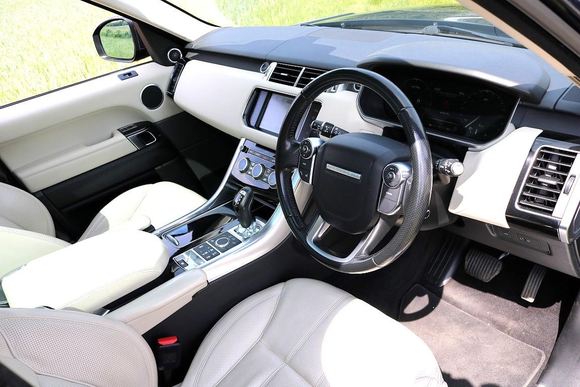 Land Rover Range Rover Sport 3.0 SD V6 HSE SUV 5dr Diesel Auto 4WD Euro 6 (s/s) (306 ps)
