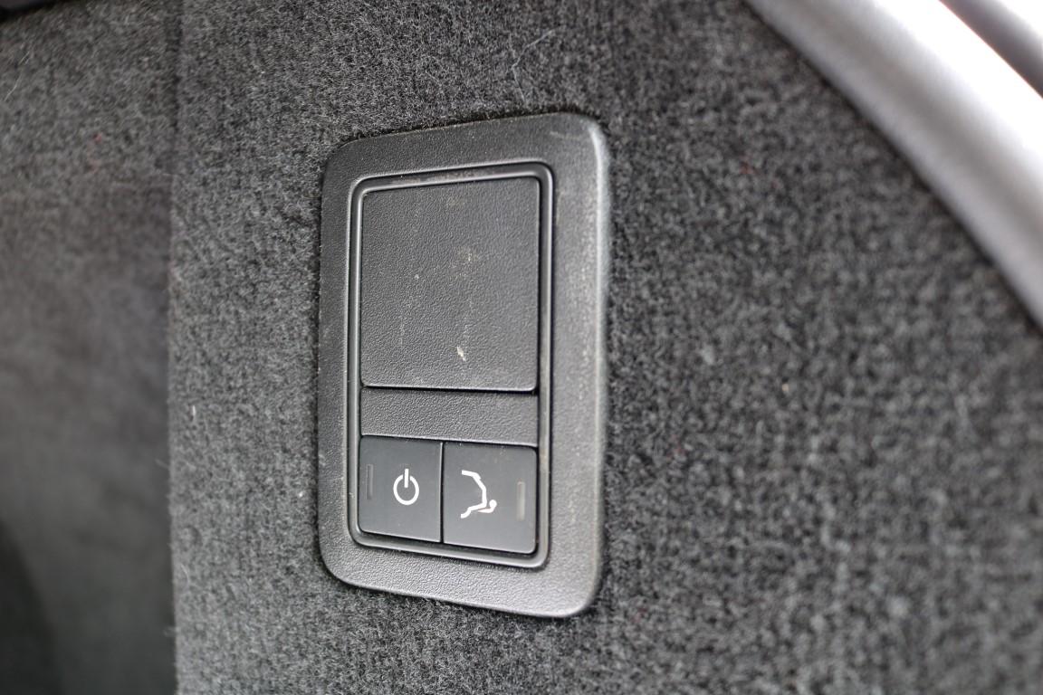Land Rover Range Rover Sport 3.0 SD V6 HSE SUV 5dr Diesel Auto 4WD Euro 6 (s/s) (306 ps)
