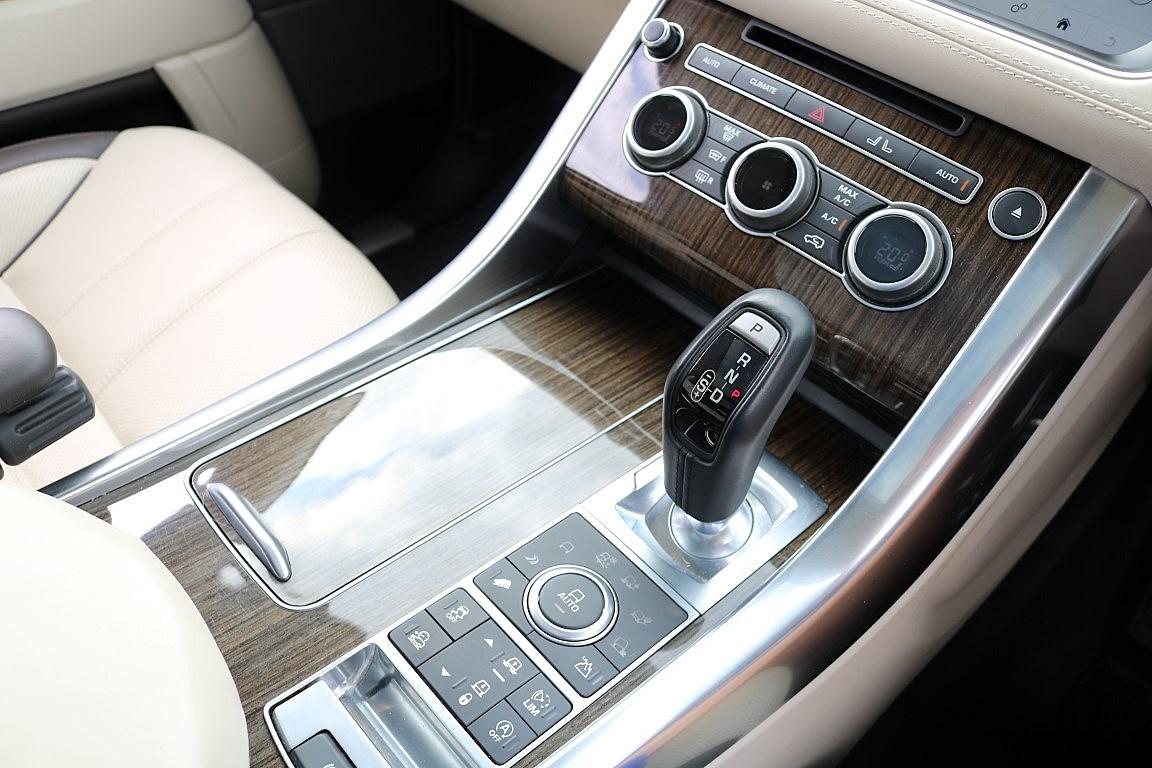 Land Rover Range Rover Sport 3.0 SD V6 Autobiography Dynamic SUV 5dr Diesel Auto 4WD Euro 6 (s/s) (306 ps)