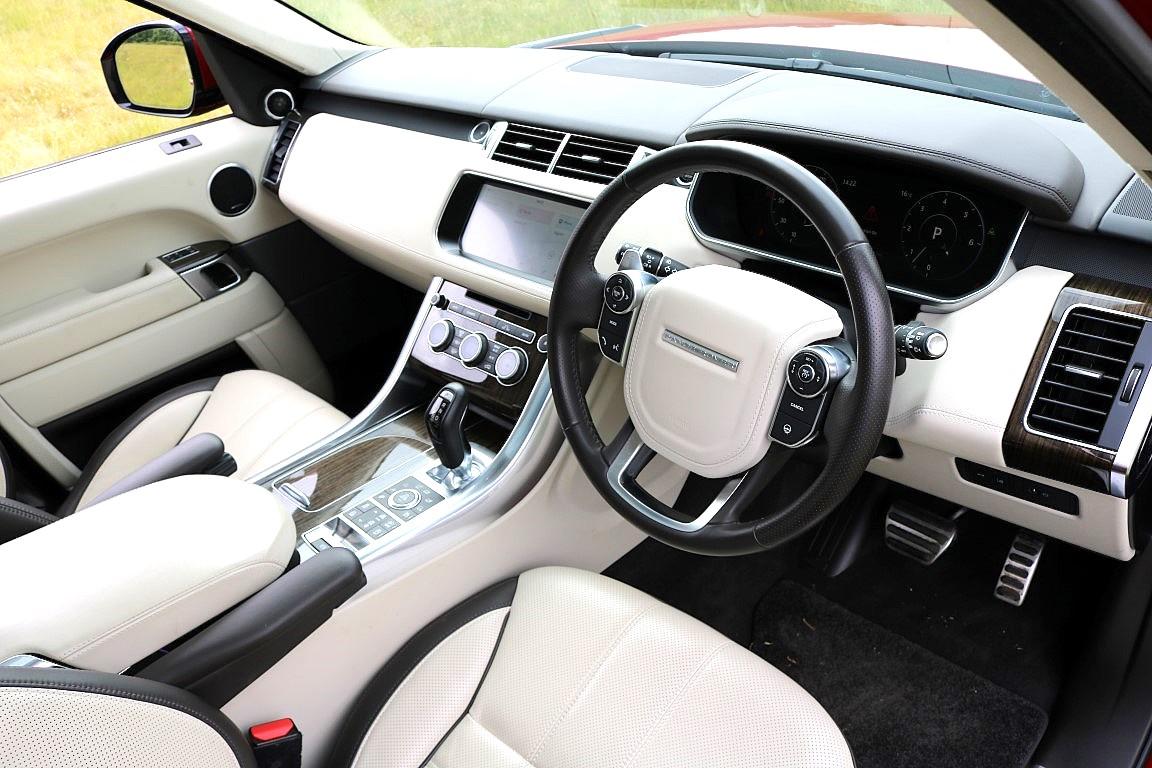 Land Rover Range Rover Sport 3.0 SD V6 Autobiography Dynamic SUV 5dr Diesel Auto 4WD Euro 6 (s/s) (306 ps)