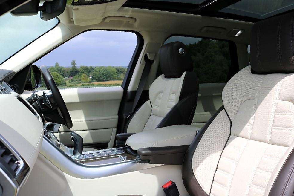 Land Rover Range Rover Sport 3.0 SD V6 Autobiography Dynamic SUV 5dr Diesel Auto 4WD Euro 6 (s/s) (306 ps)