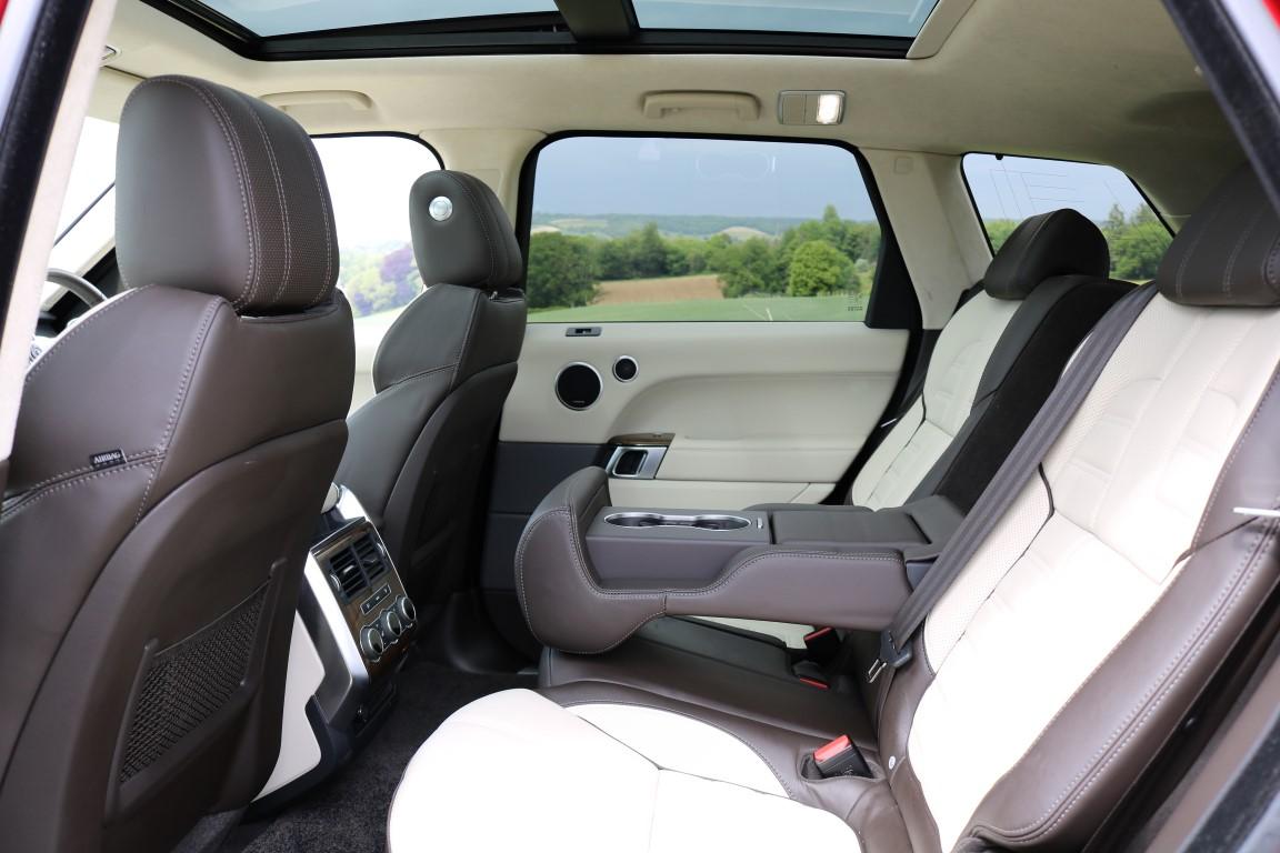 Land Rover Range Rover Sport 3.0 SD V6 Autobiography Dynamic SUV 5dr Diesel Auto 4WD Euro 6 (s/s) (306 ps)