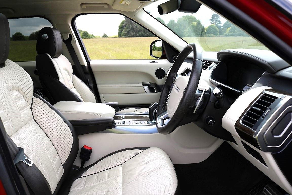 Land Rover Range Rover Sport 3.0 SD V6 Autobiography Dynamic SUV 5dr Diesel Auto 4WD Euro 6 (s/s) (306 ps)