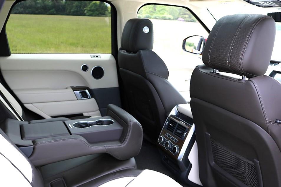 Land Rover Range Rover Sport 3.0 SD V6 Autobiography Dynamic SUV 5dr Diesel Auto 4WD Euro 6 (s/s) (306 ps)