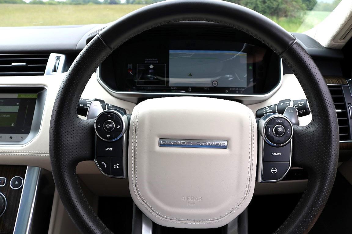 Land Rover Range Rover Sport 3.0 SD V6 Autobiography Dynamic SUV 5dr Diesel Auto 4WD Euro 6 (s/s) (306 ps)