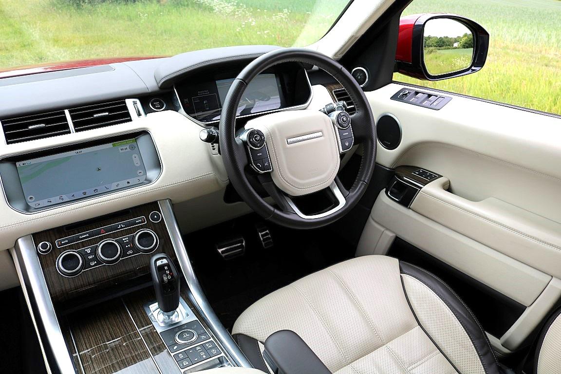 Land Rover Range Rover Sport 3.0 SD V6 Autobiography Dynamic SUV 5dr Diesel Auto 4WD Euro 6 (s/s) (306 ps)