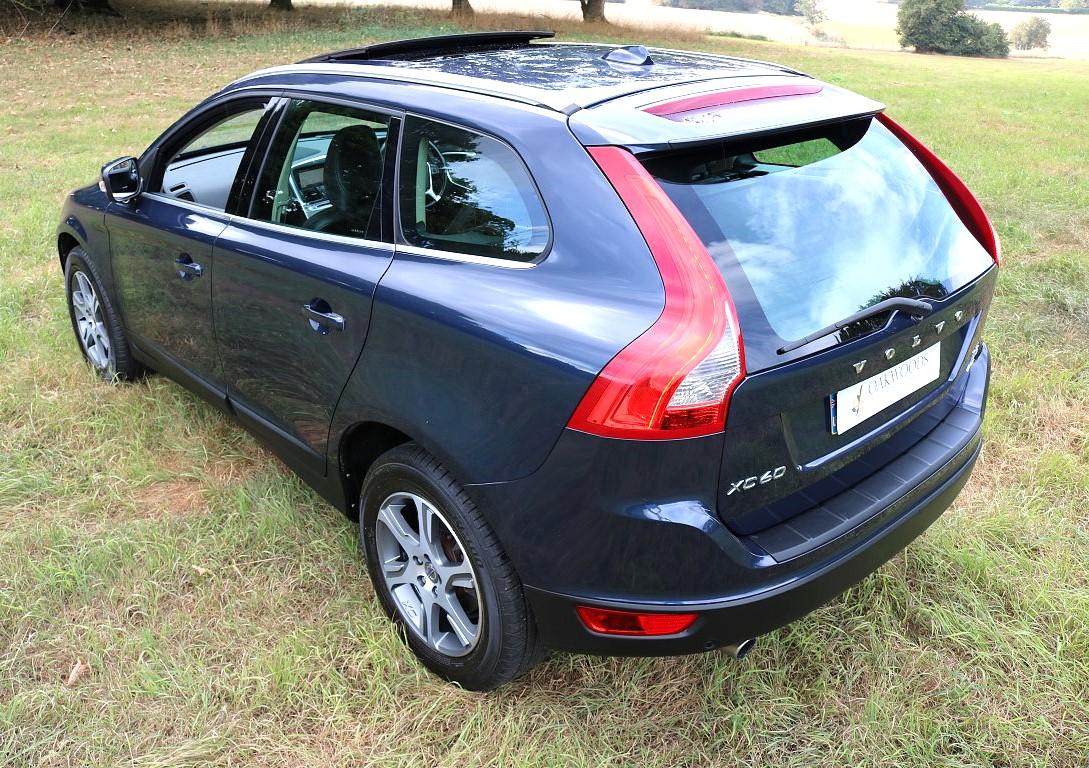 Volvo XC60 2.4 D5 SE Lux Nav SUV 5dr Diesel Geartronic AWD Euro 5 (215 ps)