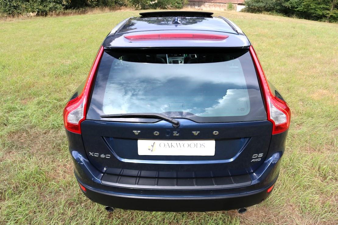 Volvo XC60 2.4 D5 SE Lux Nav SUV 5dr Diesel Geartronic AWD Euro 5 (215 ps)