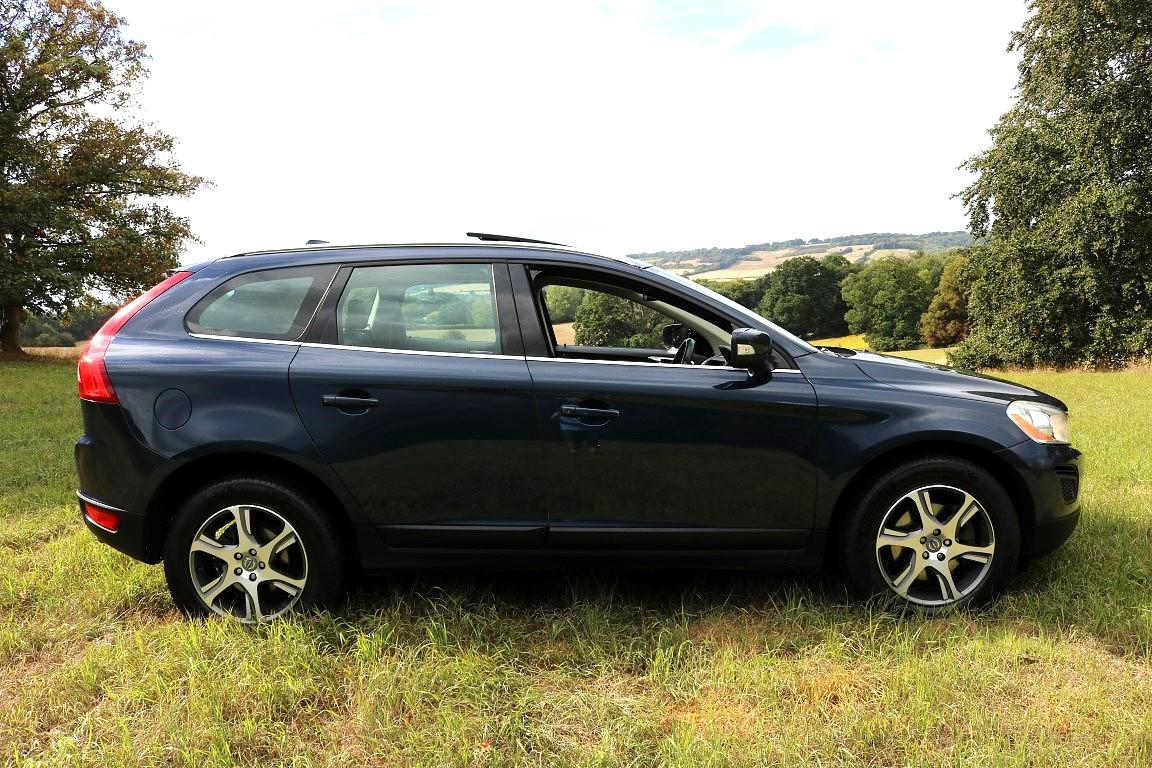 Volvo XC60 2.4 D5 SE Lux Nav SUV 5dr Diesel Geartronic AWD Euro 5 (215 ps)