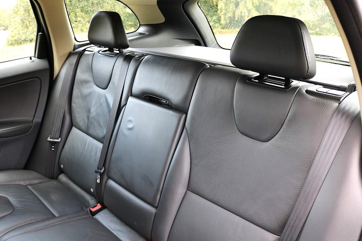 Volvo XC60 2.4 D5 SE Lux Nav SUV 5dr Diesel Geartronic AWD Euro 5 (215 ps)