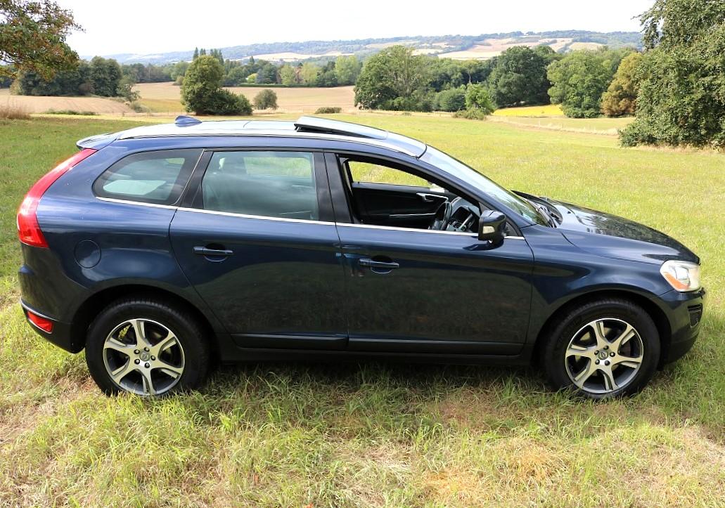 Volvo XC60 2.4 D5 SE Lux Nav SUV 5dr Diesel Geartronic AWD Euro 5 (215 ps)