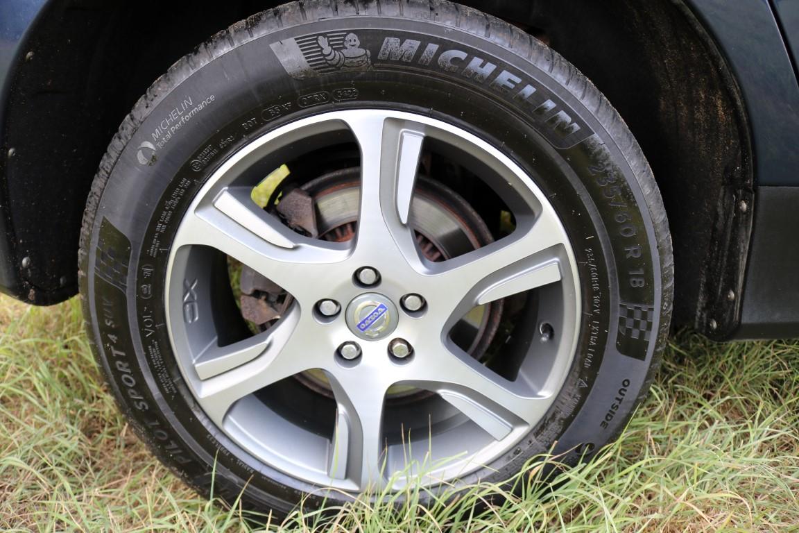 Volvo XC60 2.4 D5 SE Lux Nav SUV 5dr Diesel Geartronic AWD Euro 5 (215 ps)
