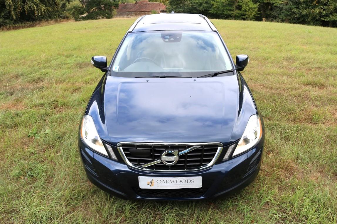 Volvo XC60 2.4 D5 SE Lux Nav SUV 5dr Diesel Geartronic AWD Euro 5 (215 ps)