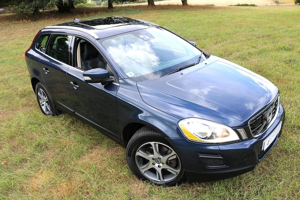 Volvo XC60 2.4 D5 SE Lux Nav SUV 5dr Diesel Geartronic AWD Euro 5 (215 ps)