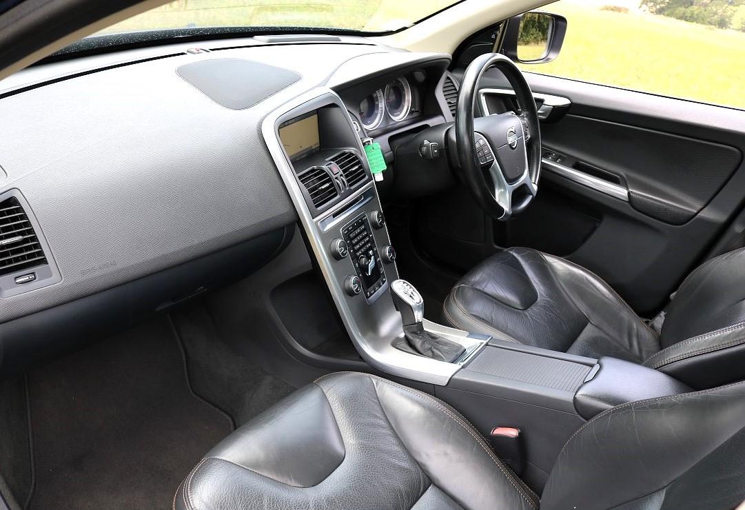 Volvo XC60 2.4 D5 SE Lux Nav SUV 5dr Diesel Geartronic AWD Euro 5 (215 ps)
