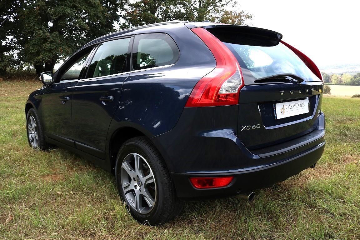 Volvo XC60 2.4 D5 SE Lux Nav SUV 5dr Diesel Geartronic AWD Euro 5 (215 ps)
