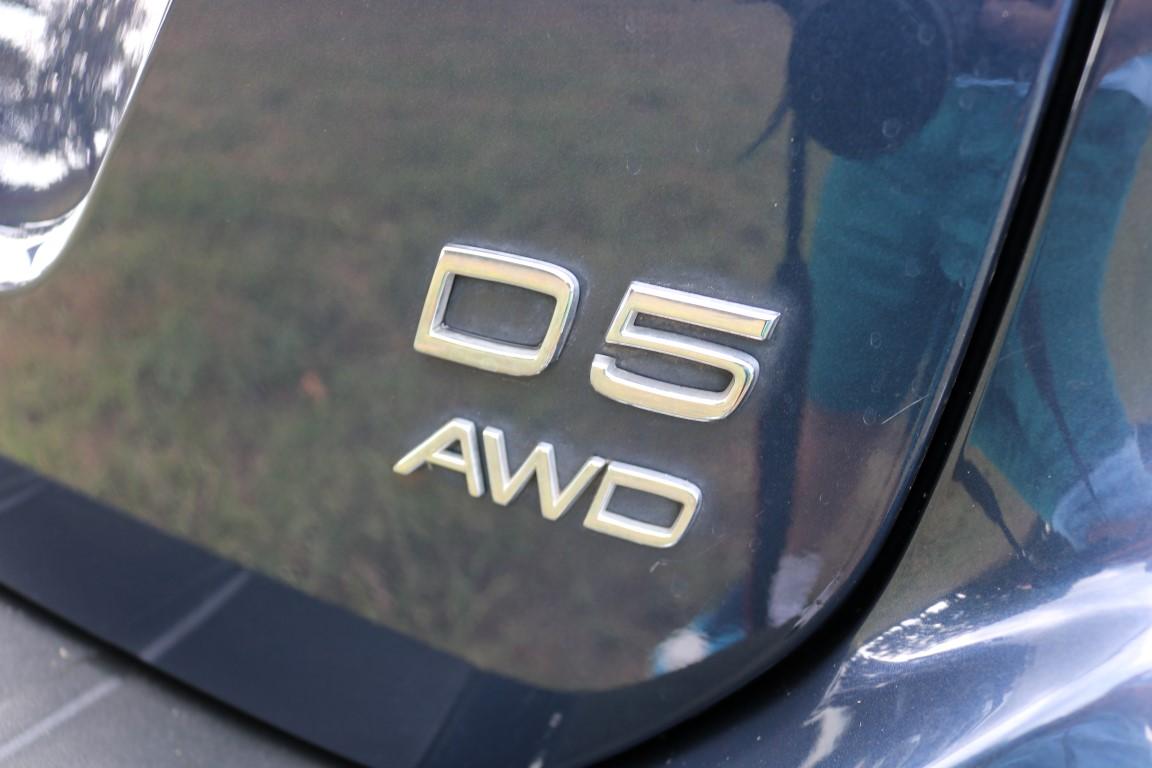 Volvo XC60 2.4 D5 SE Lux Nav SUV 5dr Diesel Geartronic AWD Euro 5 (215 ps)