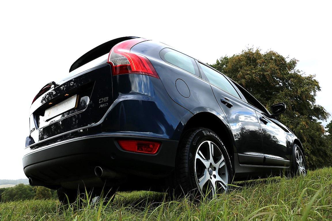 Volvo XC60 2.4 D5 SE Lux Nav SUV 5dr Diesel Geartronic AWD Euro 5 (215 ps)