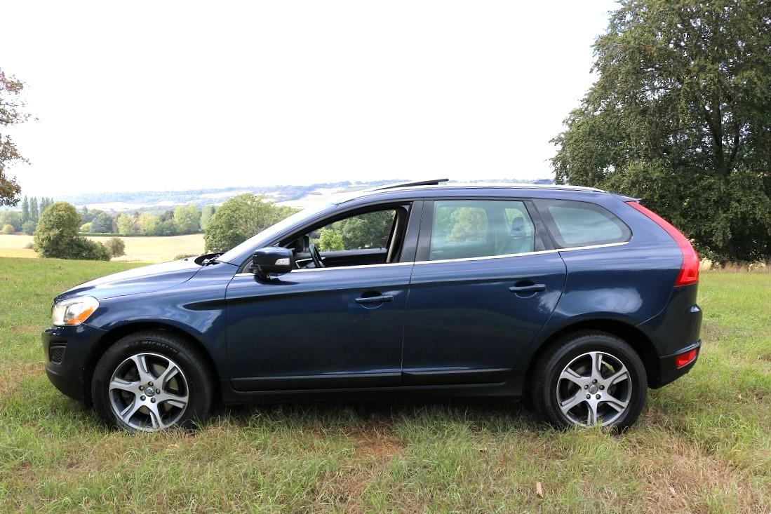 Volvo XC60 2.4 D5 SE Lux Nav SUV 5dr Diesel Geartronic AWD Euro 5 (215 ps)