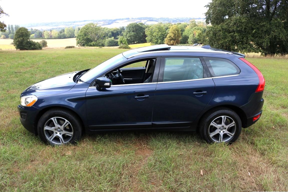 Volvo XC60 2.4 D5 SE Lux Nav SUV 5dr Diesel Geartronic AWD Euro 5 (215 ps)