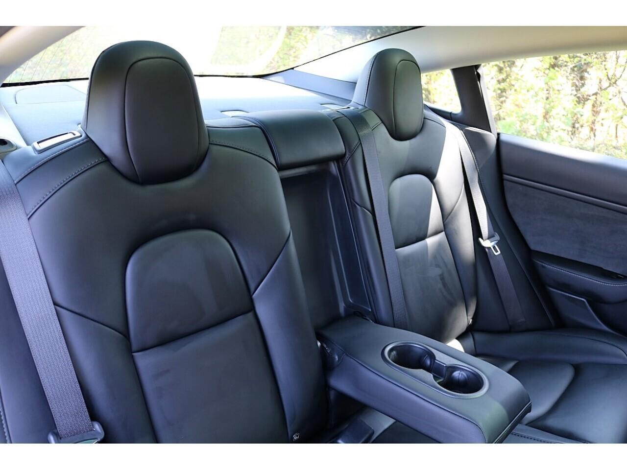 Tesla Model 3 Performance (1 Owner+PERFORMANCE Pack+Autopilot+Great Value) 0.0 4dr Saloon Automatic Electric