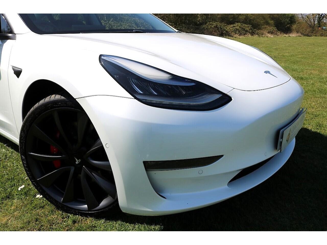 Tesla Model 3 Performance (1 Owner+PERFORMANCE Pack+Autopilot+Great Value) 0.0 4dr Saloon Automatic Electric