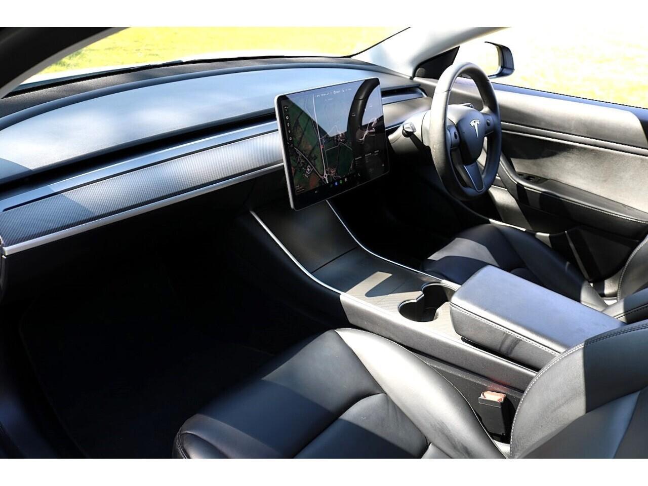 Tesla Model 3 Performance (1 Owner+PERFORMANCE Pack+Autopilot+Great Value) 0.0 4dr Saloon Automatic Electric