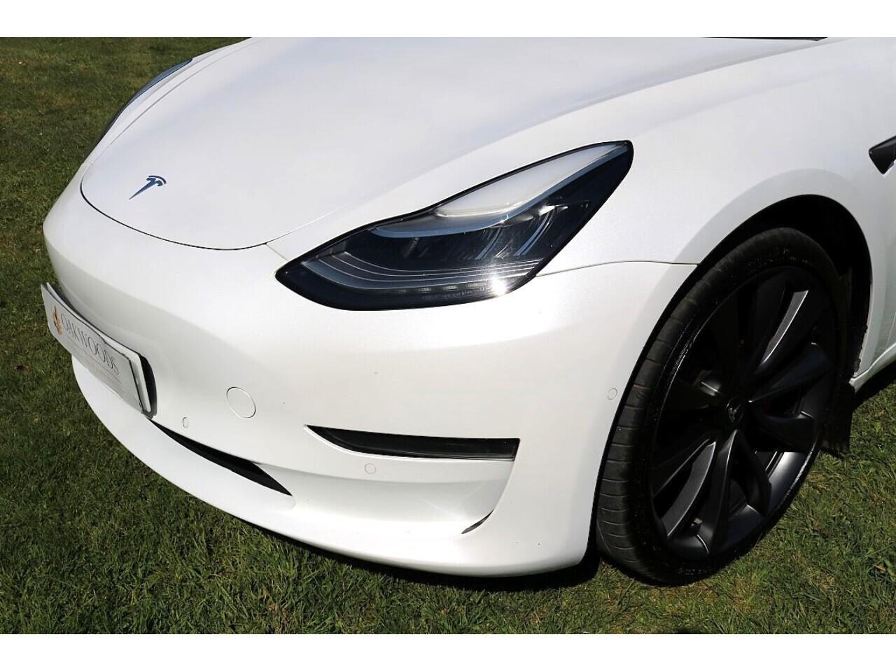 Tesla Model 3 Performance (1 Owner+PERFORMANCE Pack+Autopilot+Great Value) 0.0 4dr Saloon Automatic Electric