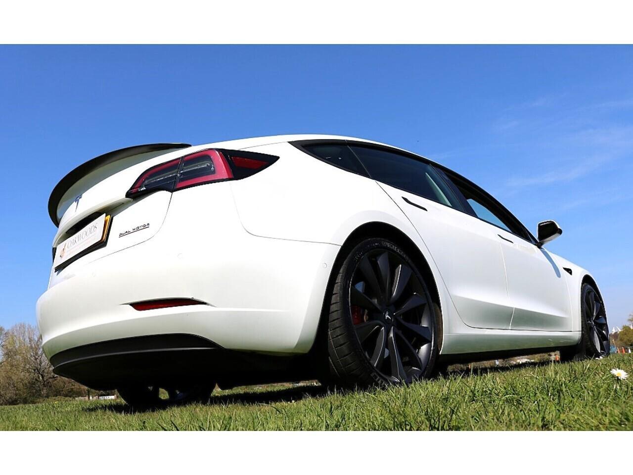 Tesla Model 3 Performance (1 Owner+PERFORMANCE Pack+Autopilot+Great Value) 0.0 4dr Saloon Automatic Electric