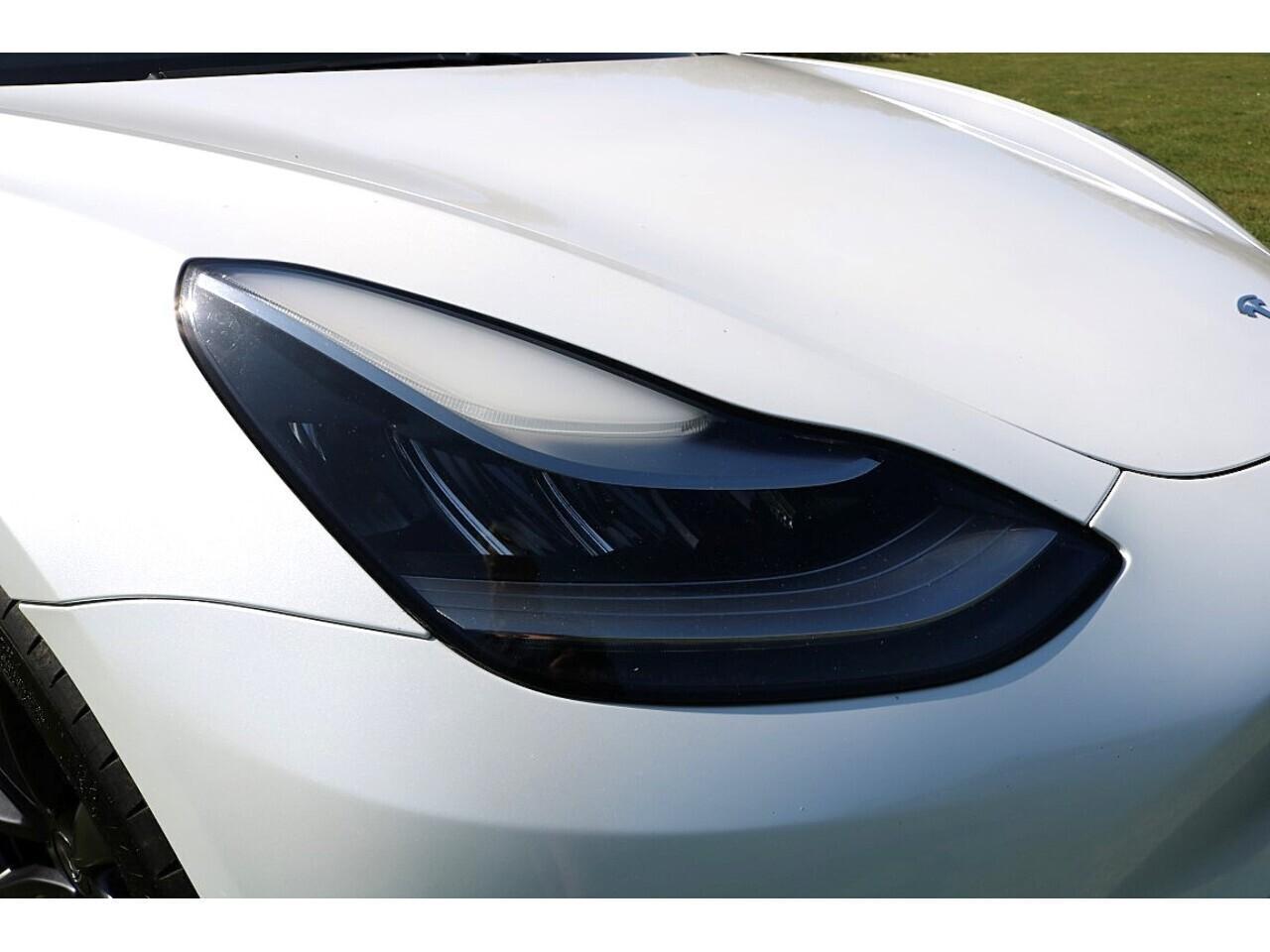 Tesla Model 3 Performance (1 Owner+PERFORMANCE Pack+Autopilot+Great Value) 0.0 4dr Saloon Automatic Electric