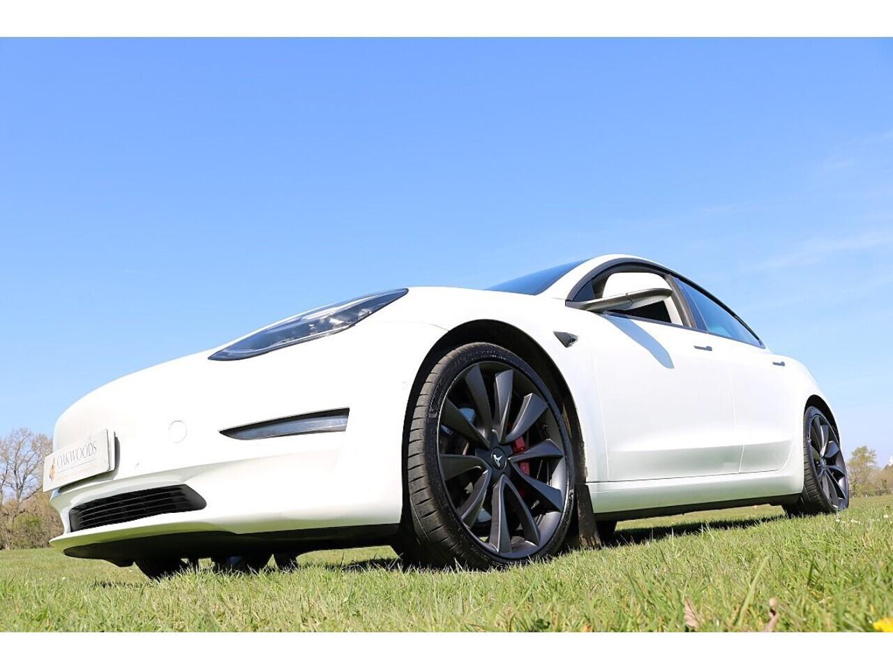 Tesla Model 3 Performance (1 Owner+PERFORMANCE Pack+Autopilot+Great Value) 0.0 4dr Saloon Automatic Electric