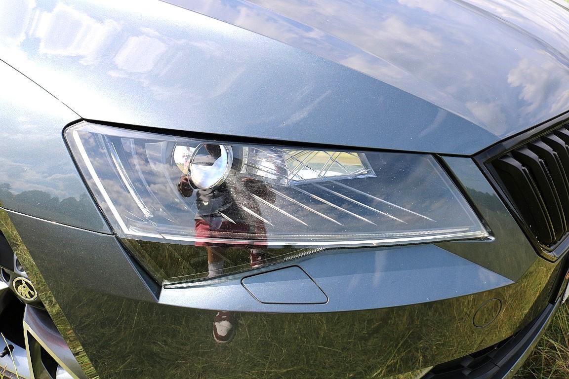 Skoda Superb 2.0 TDI SportLine Estate 5dr Diesel DSG Euro 6 (s/s) (190 ps)