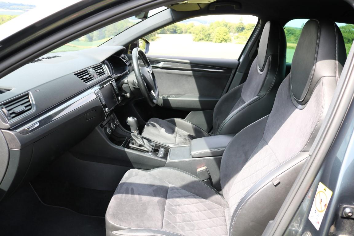 Skoda Superb 2.0 TDI SportLine Estate 5dr Diesel DSG Euro 6 (s/s) (190 ps)