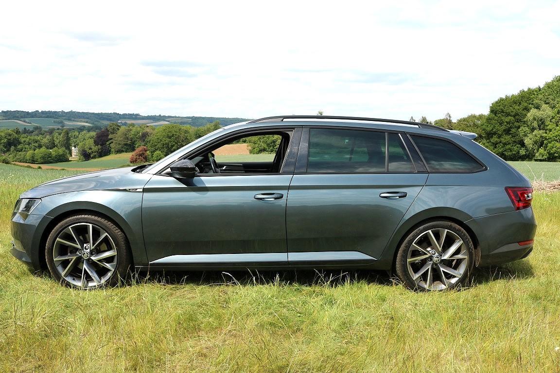 Skoda Superb 2.0 TDI SportLine Estate 5dr Diesel DSG Euro 6 (s/s) (190 ps)