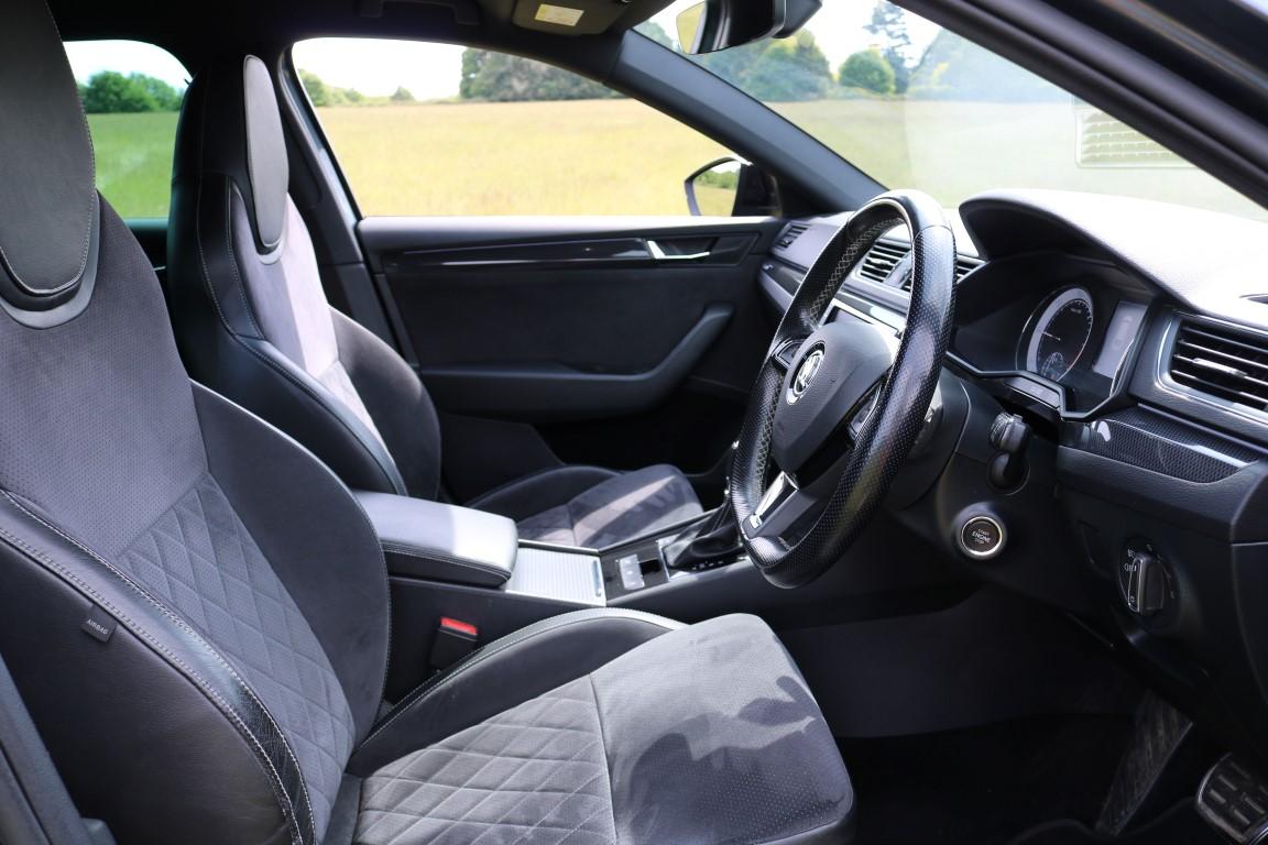 Skoda Superb 2.0 TDI SportLine Estate 5dr Diesel DSG Euro 6 (s/s) (190 ps)