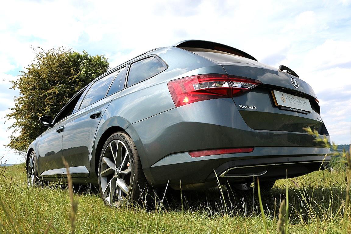 Skoda Superb 2.0 TDI SportLine Estate 5dr Diesel DSG Euro 6 (s/s) (190 ps)