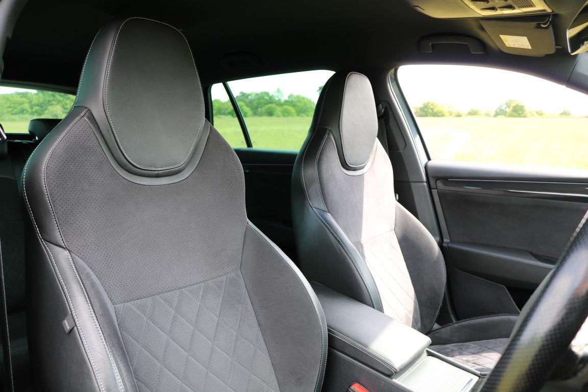 Skoda Superb 2.0 TDI SportLine Estate 5dr Diesel DSG Euro 6 (s/s) (190 ps)