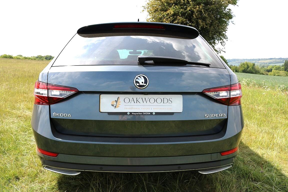 Skoda Superb 2.0 TDI SportLine Estate 5dr Diesel DSG Euro 6 (s/s) (190 ps)