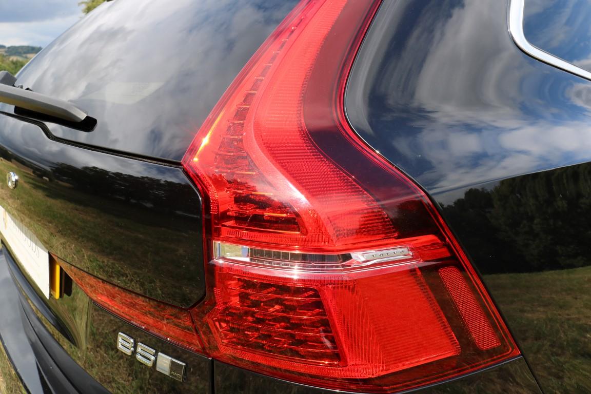 Volvo XC60 2.0 B5 MHEV Inscription Pro SUV 5dr Diesel Hybrid Auto AWD Euro 6 (s/s) (235 ps)