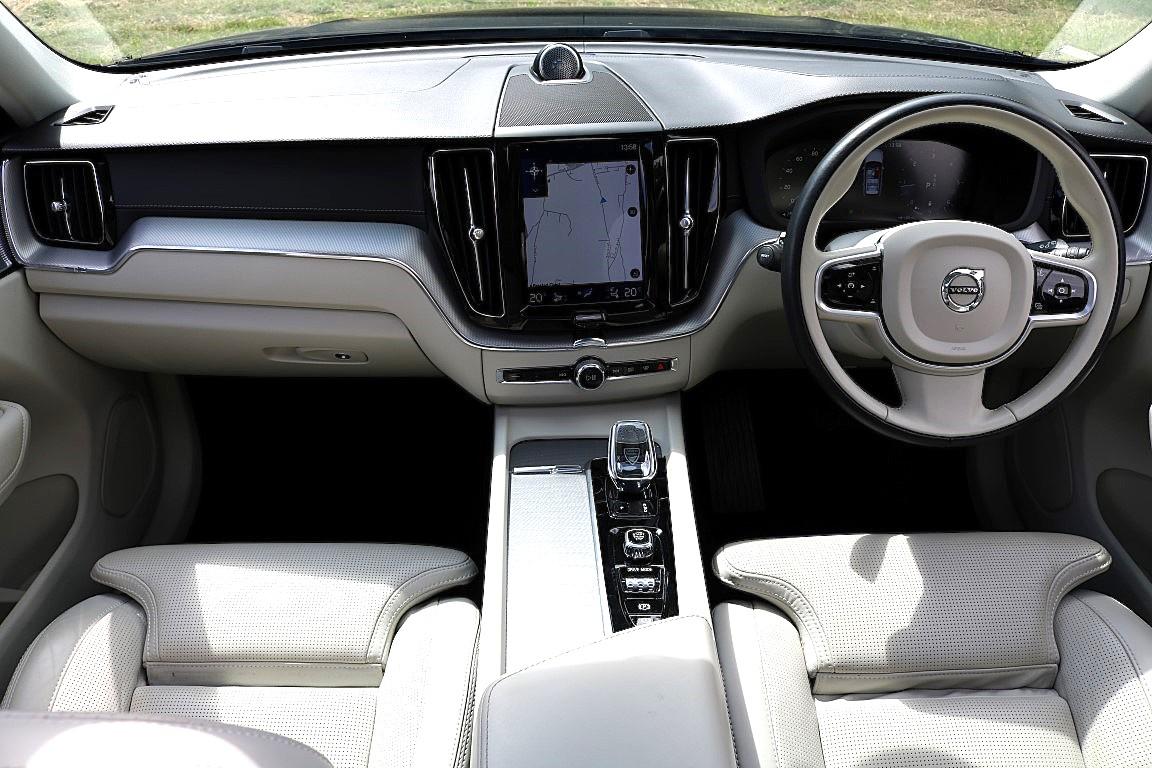Volvo XC60 2.0 B5 MHEV Inscription Pro SUV 5dr Diesel Hybrid Auto AWD Euro 6 (s/s) (235 ps)