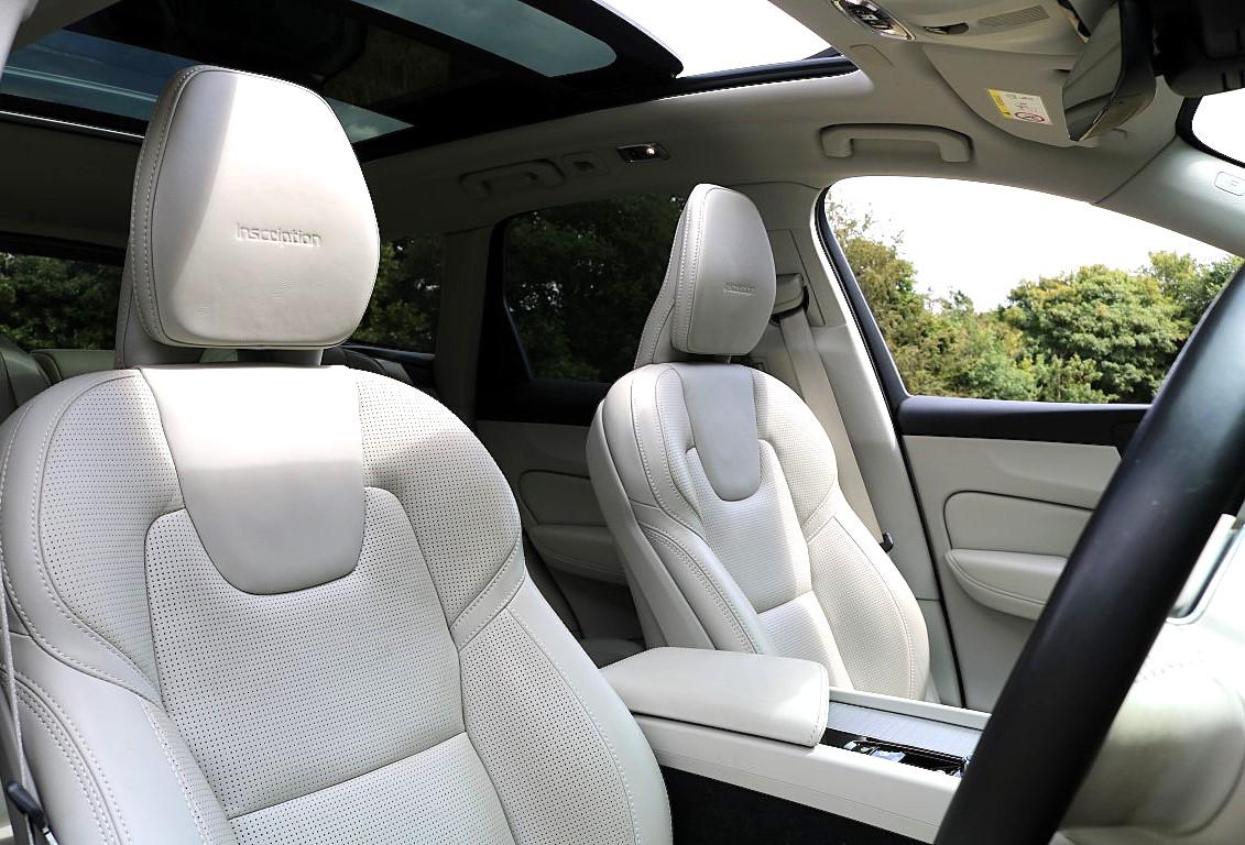 Volvo XC60 2.0 B5 MHEV Inscription Pro SUV 5dr Diesel Hybrid Auto AWD Euro 6 (s/s) (235 ps)
