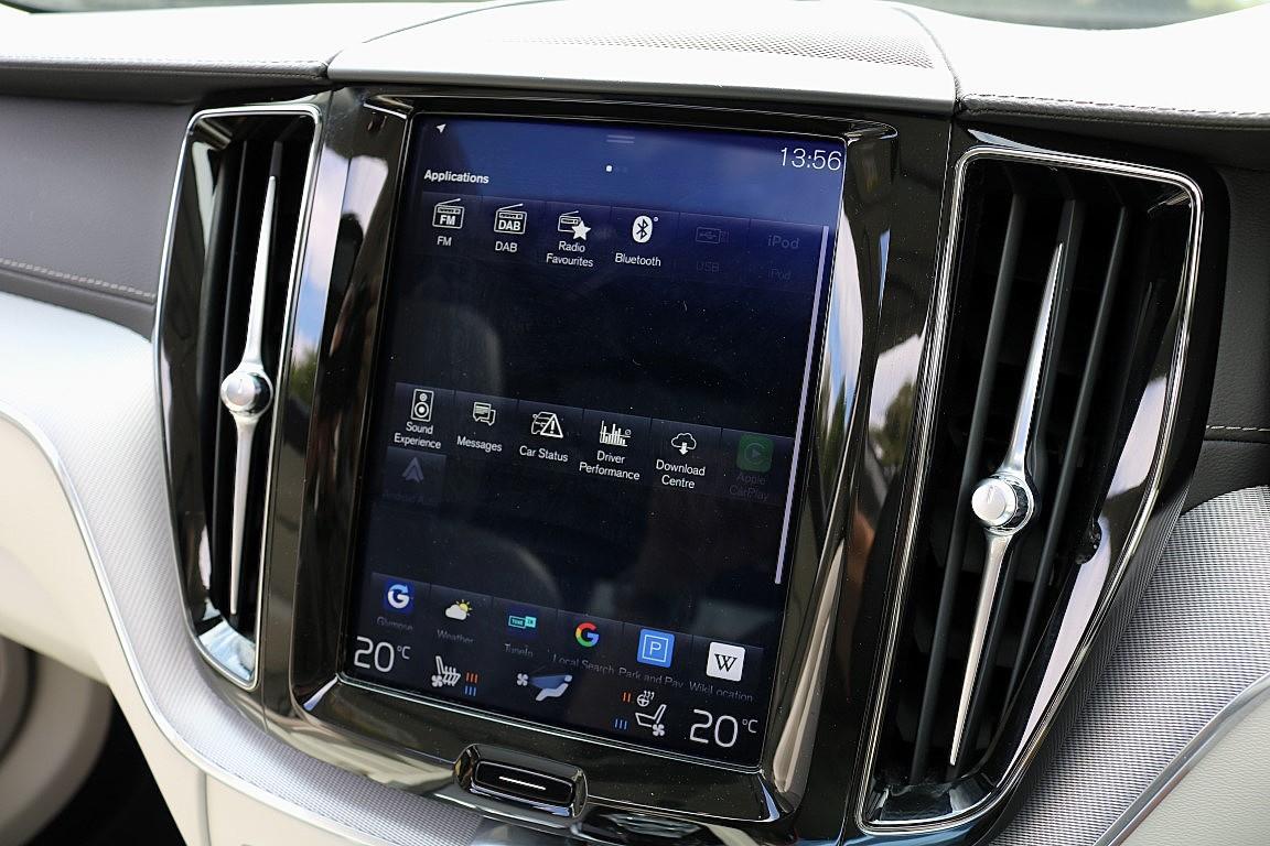 Volvo XC60 2.0 B5 MHEV Inscription Pro SUV 5dr Diesel Hybrid Auto AWD Euro 6 (s/s) (235 ps)