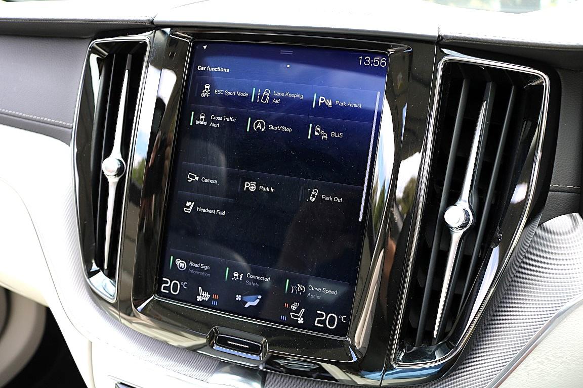 Volvo XC60 2.0 B5 MHEV Inscription Pro SUV 5dr Diesel Hybrid Auto AWD Euro 6 (s/s) (235 ps)