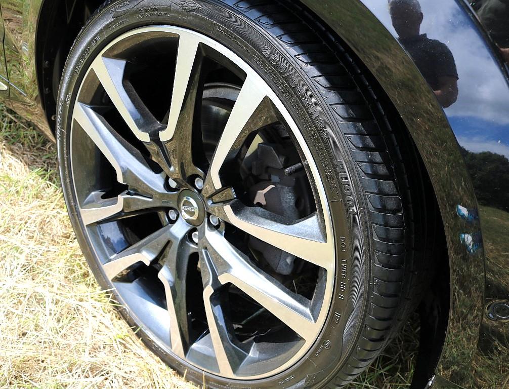 Volvo XC60 2.0 B5 MHEV Inscription Pro SUV 5dr Diesel Hybrid Auto AWD Euro 6 (s/s) (235 ps)