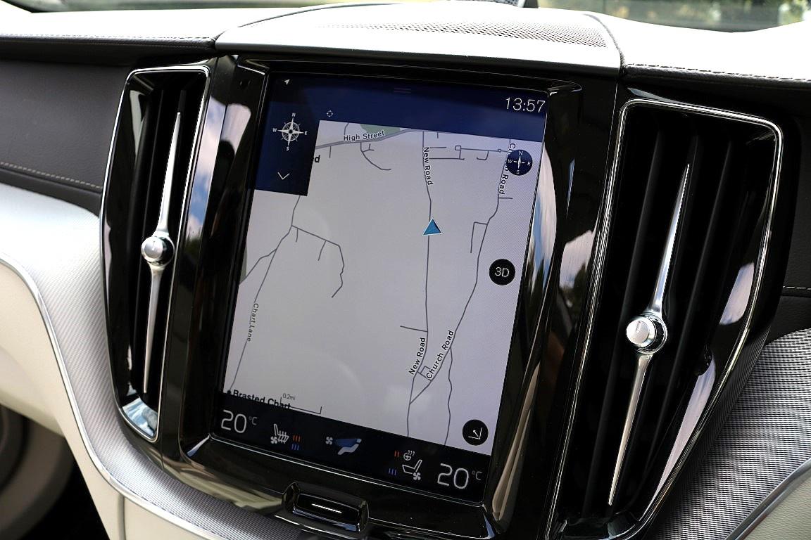 Volvo XC60 2.0 B5 MHEV Inscription Pro SUV 5dr Diesel Hybrid Auto AWD Euro 6 (s/s) (235 ps)