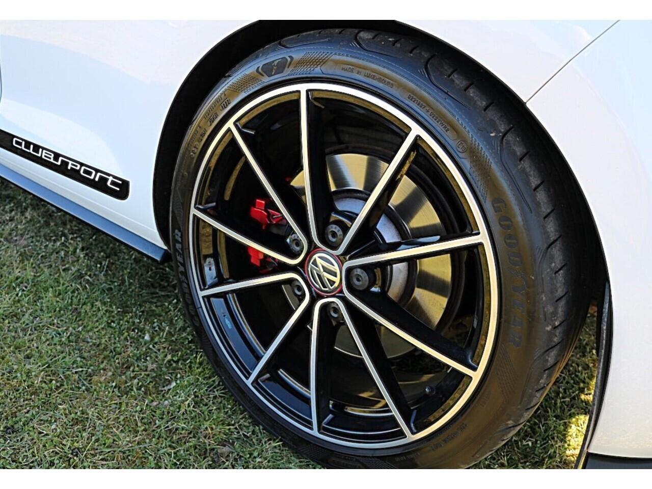 Volkswagen Golf TSI BlueMotion Tech GTI Clubsport 40 (Apple Car Play+Stage 1+Sachs Clutch+Racing Line Suspension) 2.0 3dr Hatchback Manual Petrol