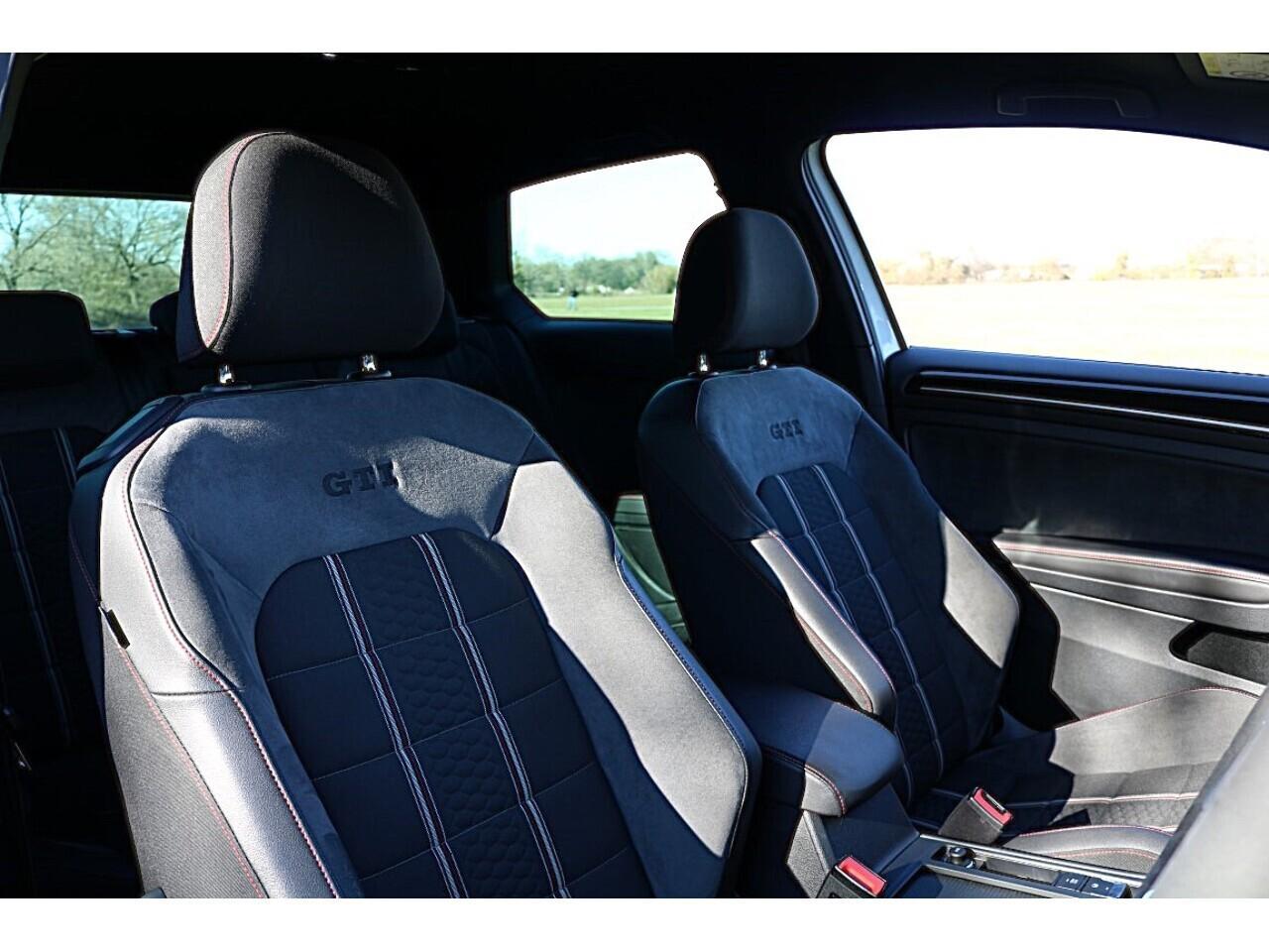 Volkswagen Golf TSI BlueMotion Tech GTI Clubsport 40 (Apple Car Play+Stage 1+Sachs Clutch+Racing Line Suspension) 2.0 3dr Hatchback Manual Petrol