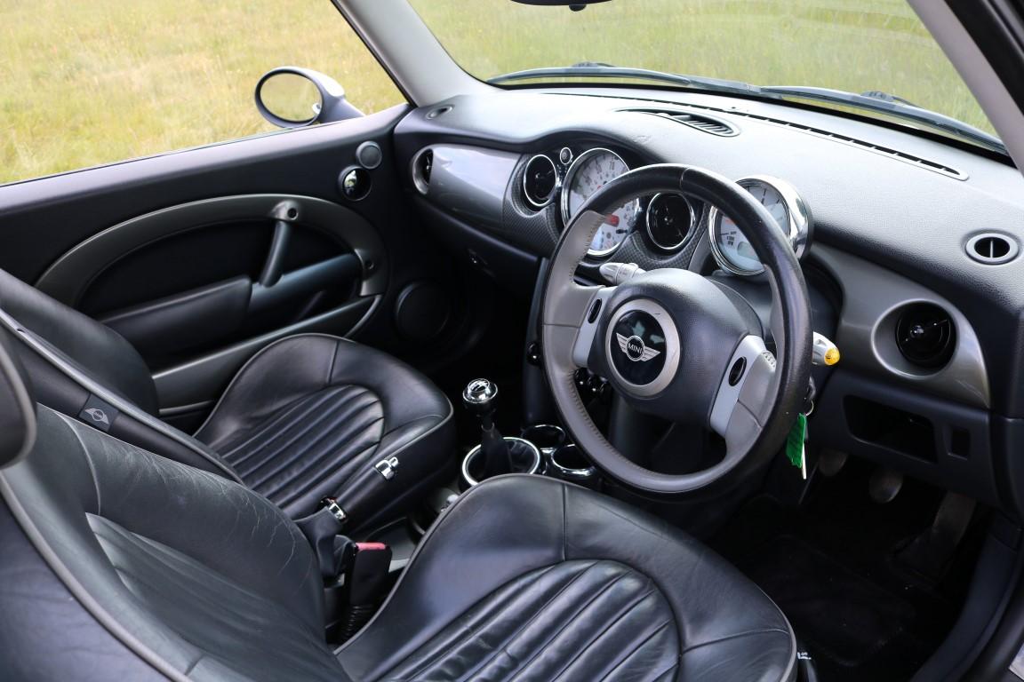 MINI Hatch 1.6 Cooper Park Lane Hatchback 3dr Petrol Manual Euro 4 (116 bhp)