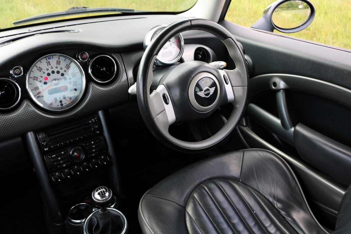 MINI Hatch 1.6 Cooper Park Lane Hatchback 3dr Petrol Manual Euro 4 (116 bhp)
