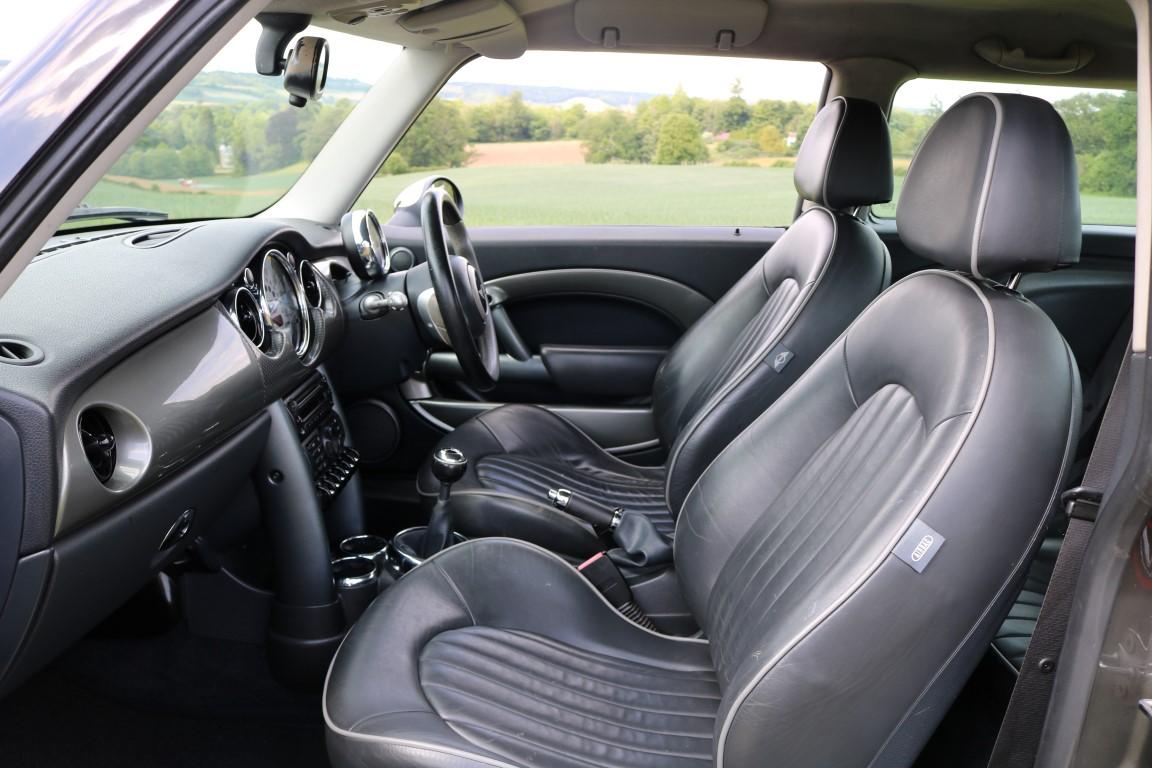 MINI Hatch 1.6 Cooper Park Lane Hatchback 3dr Petrol Manual Euro 4 (116 bhp)